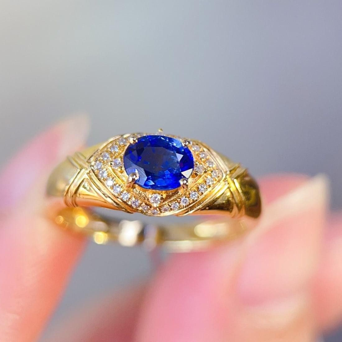 14k Gold 0.75 Ct Natural Sapphire & Diamond Ring: Ref:231196120 // gold content:14k gold // ring size:7. 25us // // main gemstone:sapphire // shape:oval // carat weight:0. 75ct // color:blue // treatment:natural // // adjacent gemstone 2 : diamond //