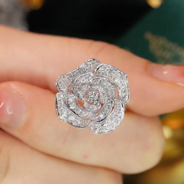 14k Gold 1 Ct Natural H Diamond & Flowers Ring: Ref:231196131 // gold content:14k gold // ring size:7. 25us // // main gemstone:diamond // shape:round // carat weight:1ct // clarity grade:vs-si // color:h // treatment:natural // cut grade:g // Cond