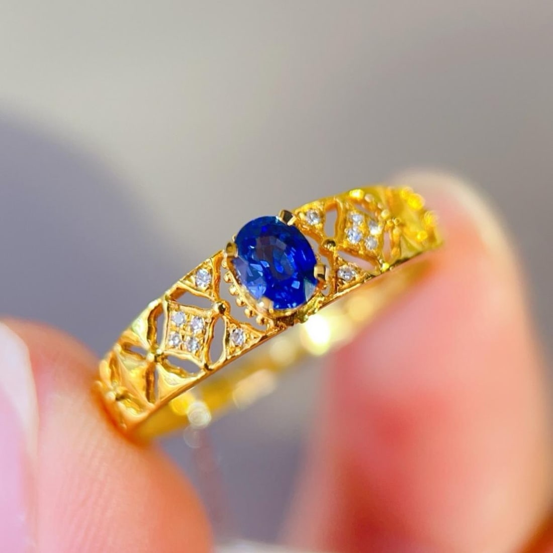 14k Gold 0.4 Ct Natural Sapphire & Diamond Ring: Ref:231196164 // gold content:14k gold // ring size:7. 25us // // main gemstone:sapphire // shape:oval // carat weight:0. 4ct // color:blue // treatment:natural // // adjacent gemstone 2 : diamond // 