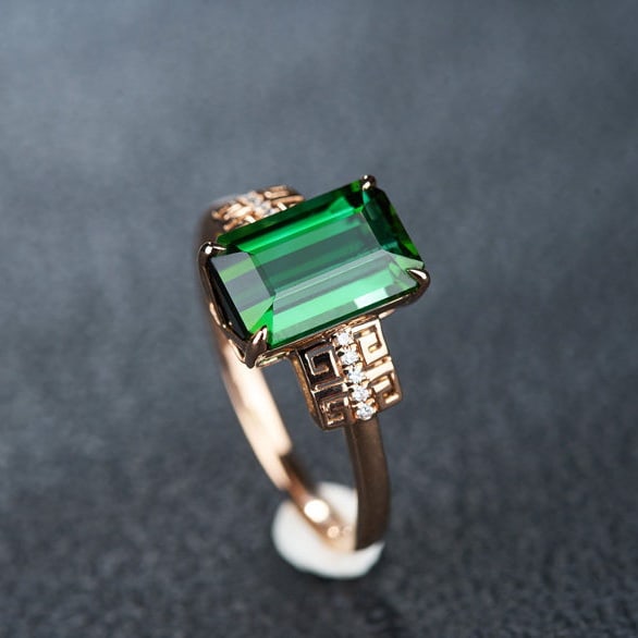 14k Gold 3.0 Ct Natural Tourmaline & Diamond Ring: Ref:231196190 // gold content:14k gold // ring size:7. 25us // // main gemstone:tourmaline // shape:octagonal // carat weight:3. 0ct // color:green // treatment:natural // // adjacent gemstone 2 : dia