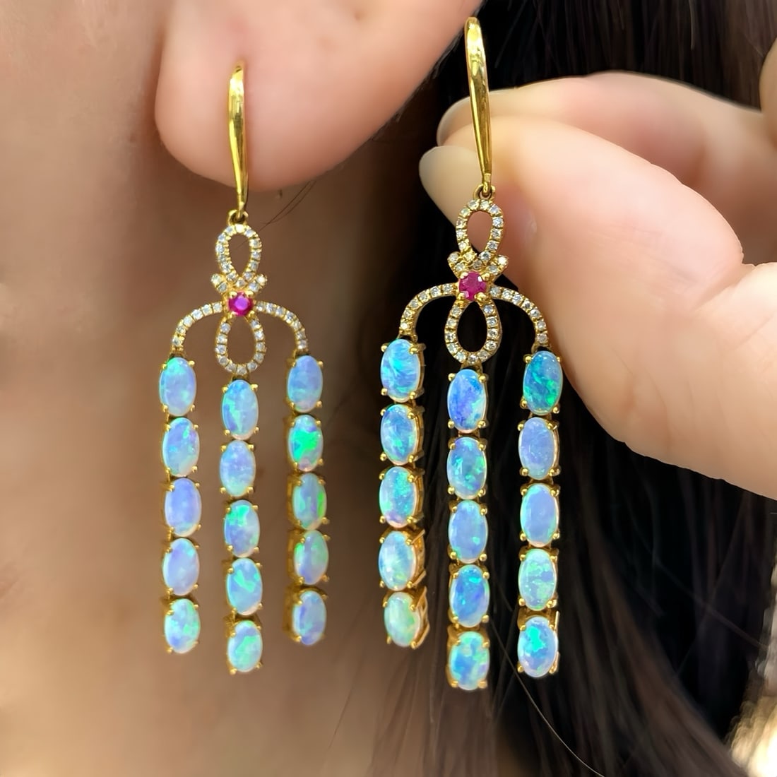 14k Gold 4.40 Ctw Natural Opal & Diamond Earrings: Ref:231196371 // gold content:14k gold // main gemstone:opal // shape:oval // carat weight:4. 16ct // color:white // treatment:natural // // adjacent gemstone 2 : diamond // number of stones:82 // sha