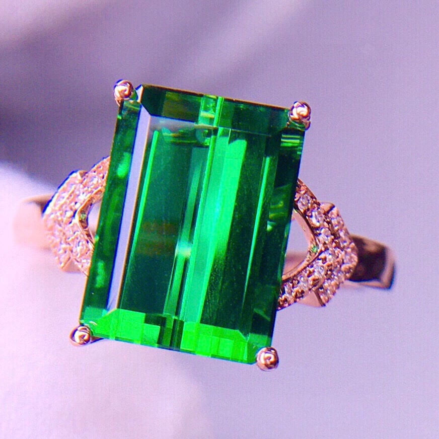14k Gold 5.12 Ct Natural Tourmaline & Diamond Ring: Ref:231196346 // gold content:14k gold // ring size:7. 25us // // main gemstone:tourmaline // shape:octagonal // carat weight:5. 12ct // color:green // treatment:natural // // adjacent gemstone 2 :