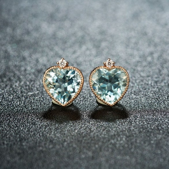 14k Gold 2.86 Ct Natural Aquamarine & Diamond Earrings: Ref:231196348 // gold content:14k gold // main gemstone:aquamarine // shape:heart // carat weight:2. 86ct // color:blue // treatment:natural // // adjacent gemstone 2 : diamond // shape:round // clari