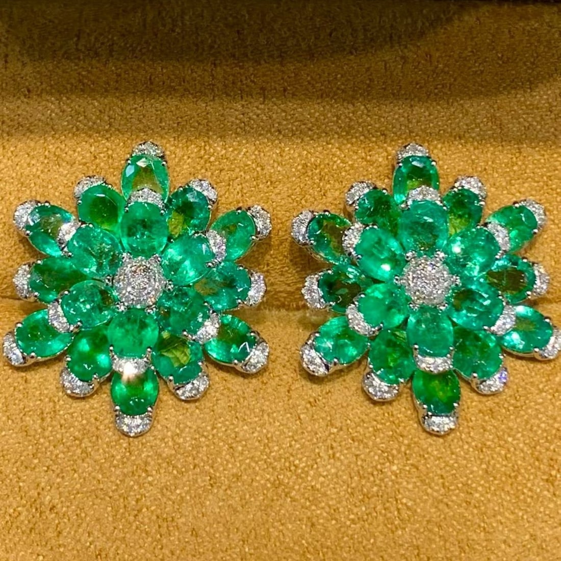 14k Gold 7.5 Ct Natural Emerald & Diamond Earrings (1 of 5)