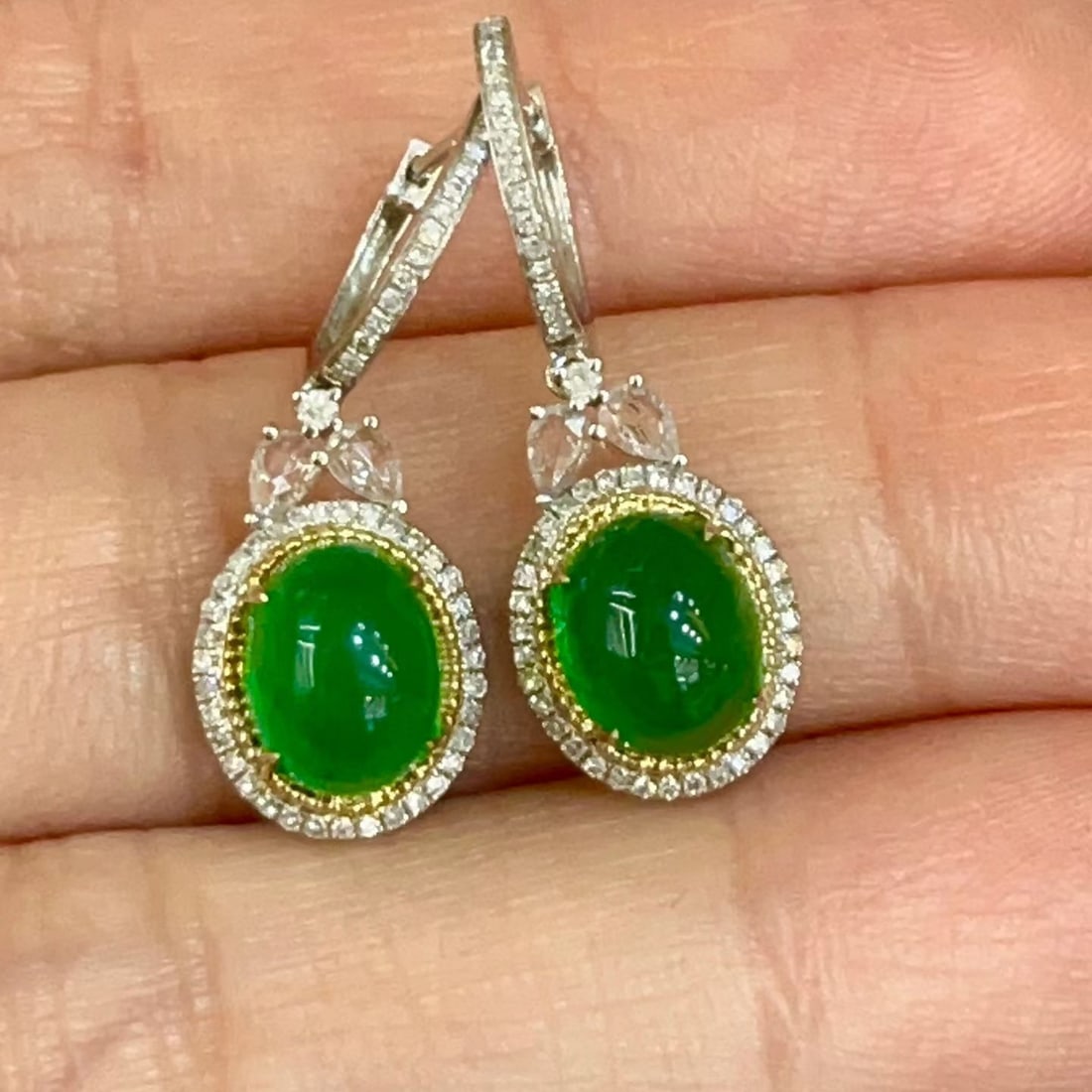 14k Gold 4 Ct Natural Emerald & Diamond & Sapphire Earrings: Ref:231196409 // gold content:14k gold // main gemstone:emerald // shape:oval // carat weight:4ct // color:green // treatment:natural // // adjacent gemstone 2 : diamond // shape:round // clarity grad