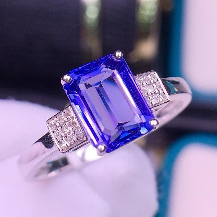 14k Gold 2.5 Ct Natural Tanzanite & Diamond Ring: Ref:231196436 // gold content:14k gold // ring size:7. 25us // // main gemstone:tanzanite // shape:octagonal // carat weight:2. 5ct // color:blue // treatment:natural // // adjacent gemstone 2 :