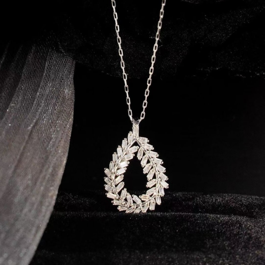 14k Gold 0.35 Ct Natural H Diamond Pendant( Without Chain ): Ref:231173044 // gold content:14k gold // main gemstone:diamond // shape:rectangle // carat weight:0. 35ct // clarity grade:vs-si // color:h // treatment:natural // Condition: New Low Estimate: