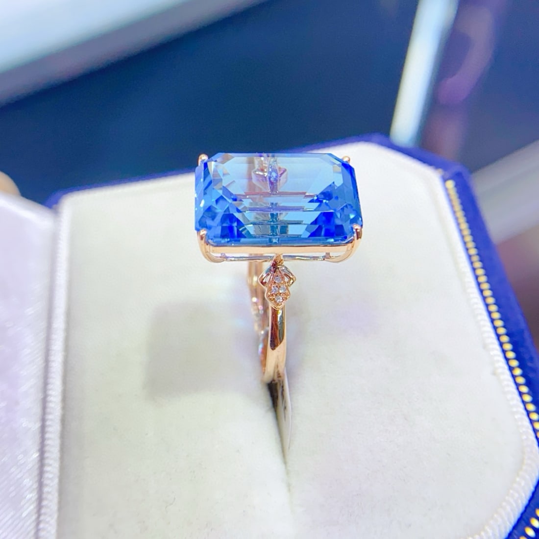 14k Gold 15.42 Ctw Natural Topaz & Diamond Ring - 2