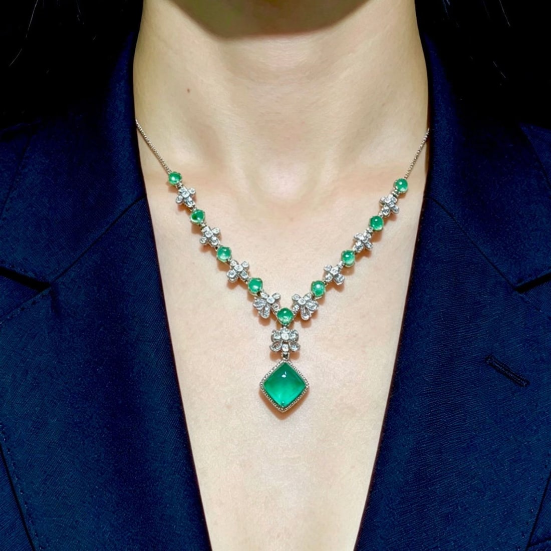 14k Gold 5.02 Ct Natural Emerald & Diamond & Sapphire Necklace - 4