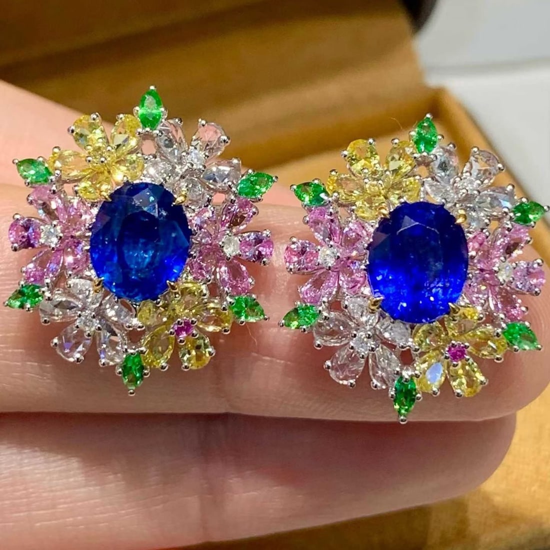 14k Gold 3.9 Ct Natural Sapphire & Coloured Gemstone Earrings - 2
