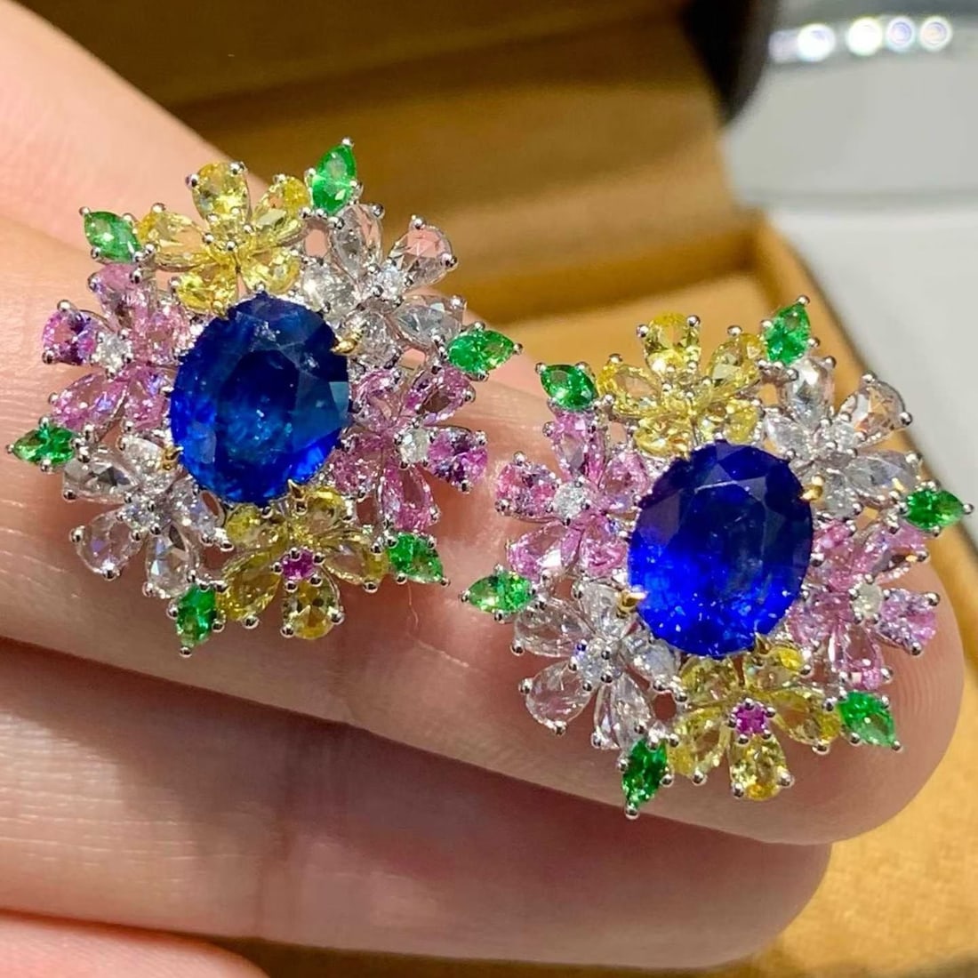 14k Gold 3.9 Ct Natural Sapphire & Coloured Gemstone Earrings - 3