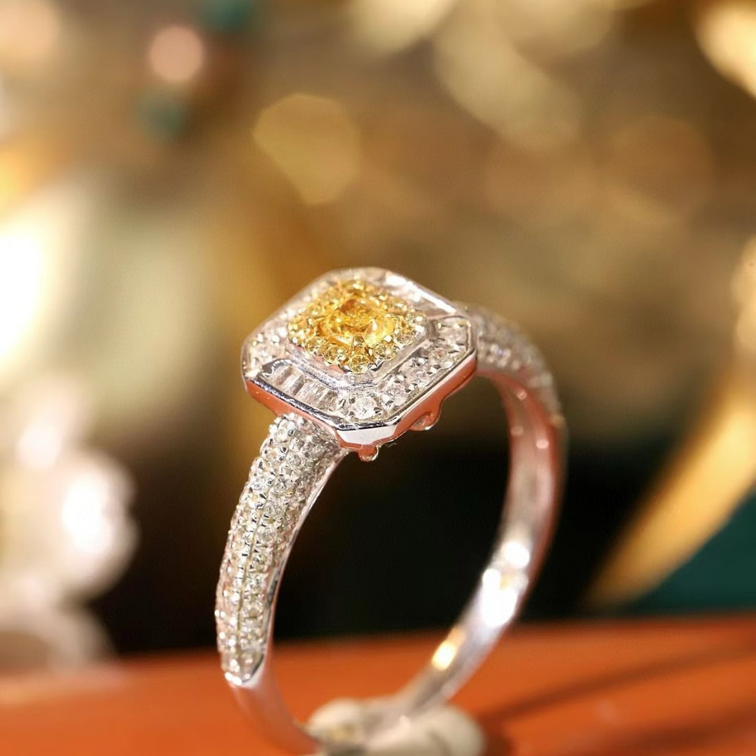 14k Gold 0.30 Ct Natural Color Diamond Ring - 4