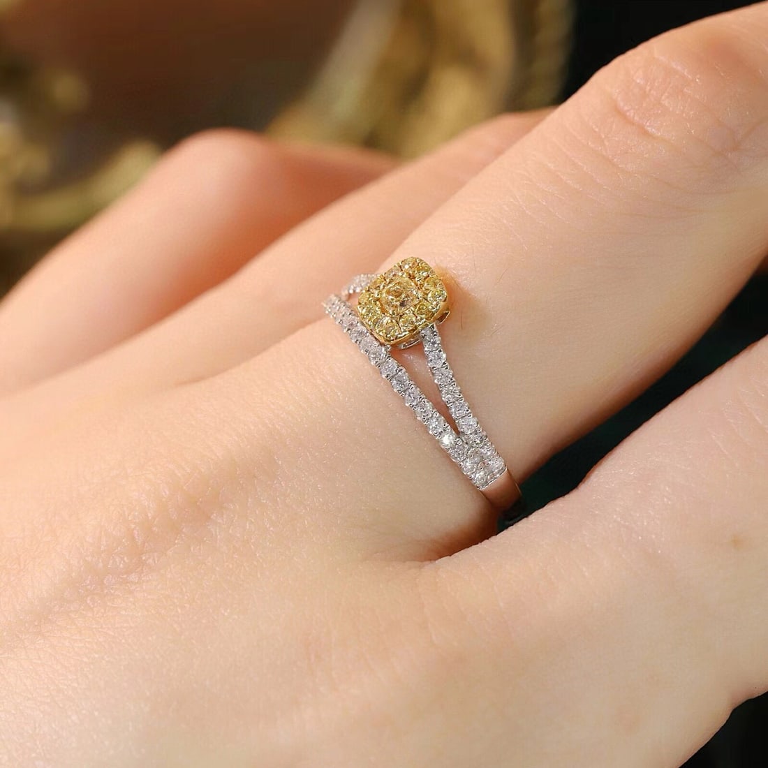 14k Gold 0.50 Ct Natural Color Diamond Ring - 8