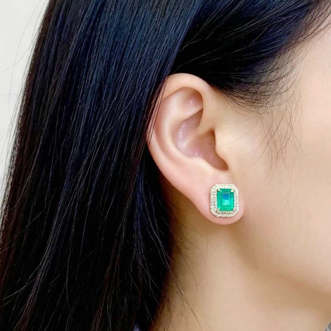 14k Gold 2.4 Ct Natural Emerald & Diamond Earrings - 4