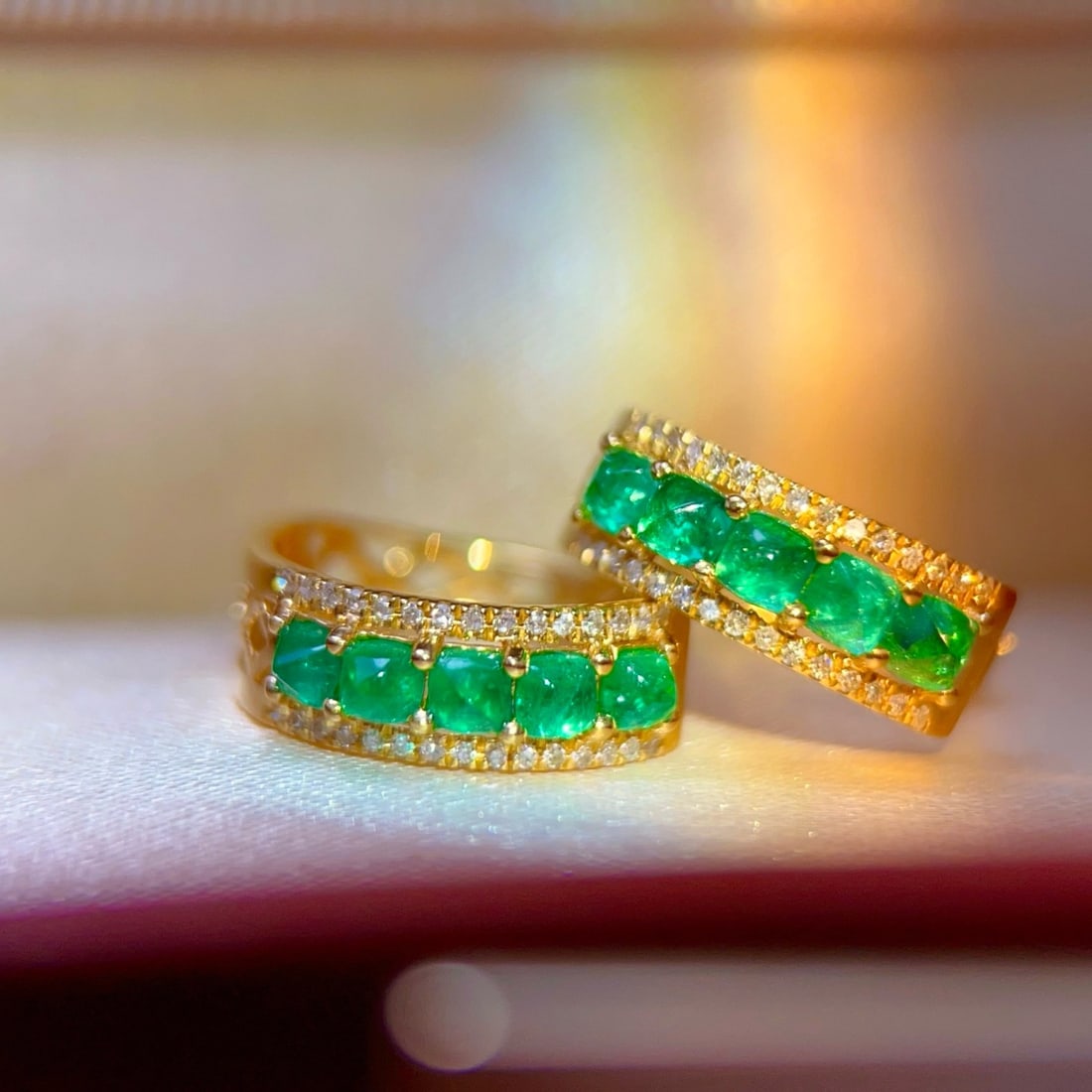 14k Gold 0.78 Ct Natural Emerald & Diamond Earrings - 4