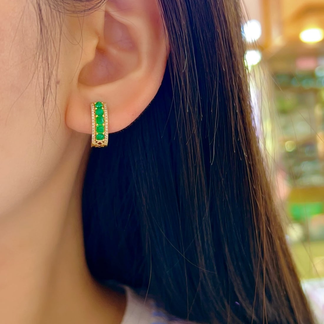 14k Gold 0.78 Ct Natural Emerald & Diamond Earrings - 6