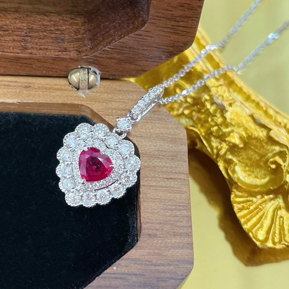 14k Gold 0.91 Ctw Natural Ruby & Diamond Necklace: Ref:231173247 // gold content:14k gold // main gemstone:ruby // shape:heart // carat weight:0. 47ct // color:red // treatment:natural // // adjacent gemstone 2 : diamond // shape:round // carat