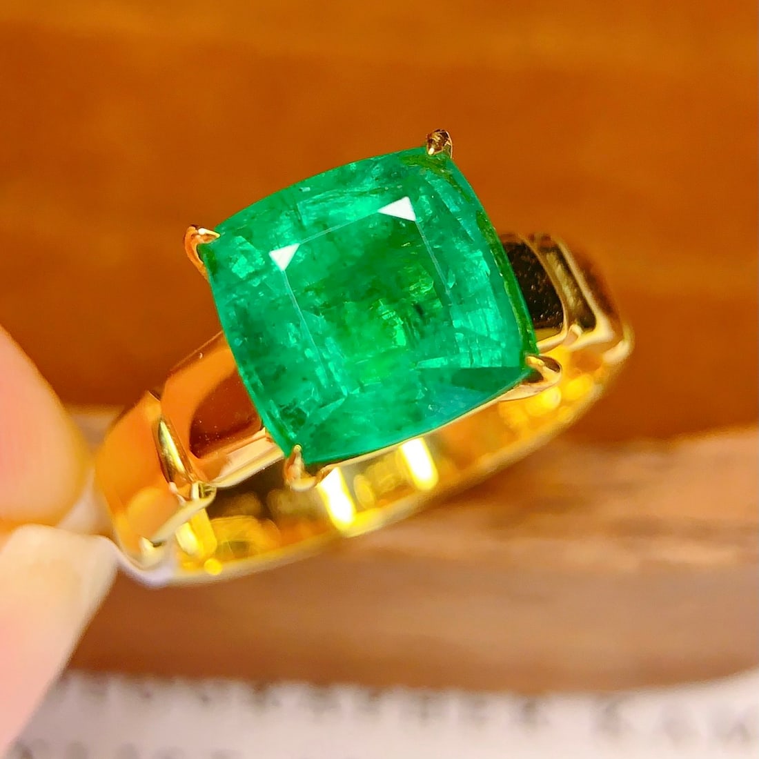 14k Gold 3.51 Ct Natural Emerald Ring - 4