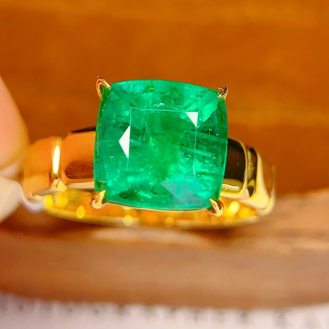 14k Gold 3.51 Ct Natural Emerald Ring - 6