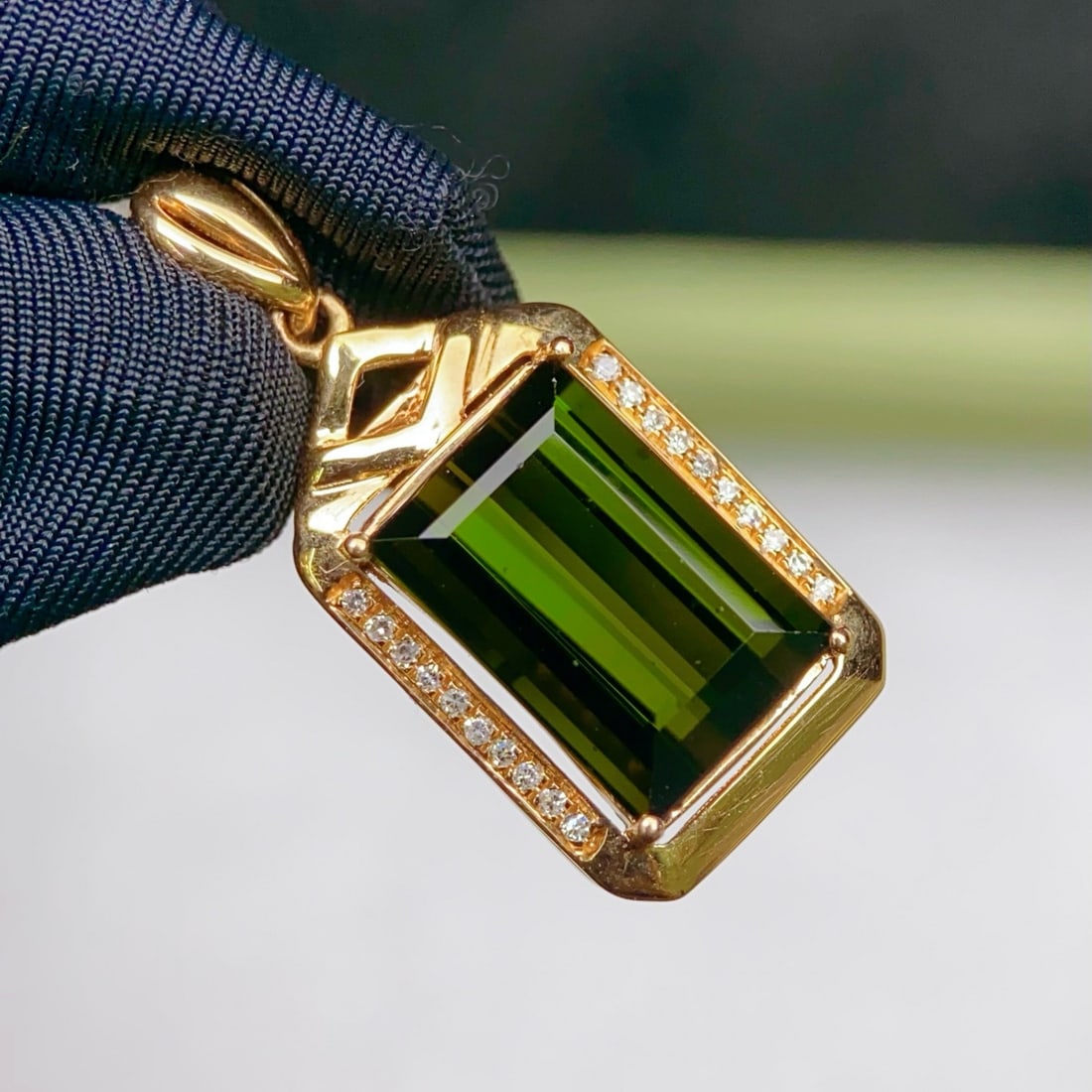 14k Gold 4.21 Ctw Natural Tourmaline & Diamond Pendant( Without Chain ): Ref:231174023 // gold content:14k gold // main gemstone:tourmaline // shape:rectangle // carat weight:4. 15ct // color:green // treatment:natural // // adjacent gemstone 2 : diamond // number of