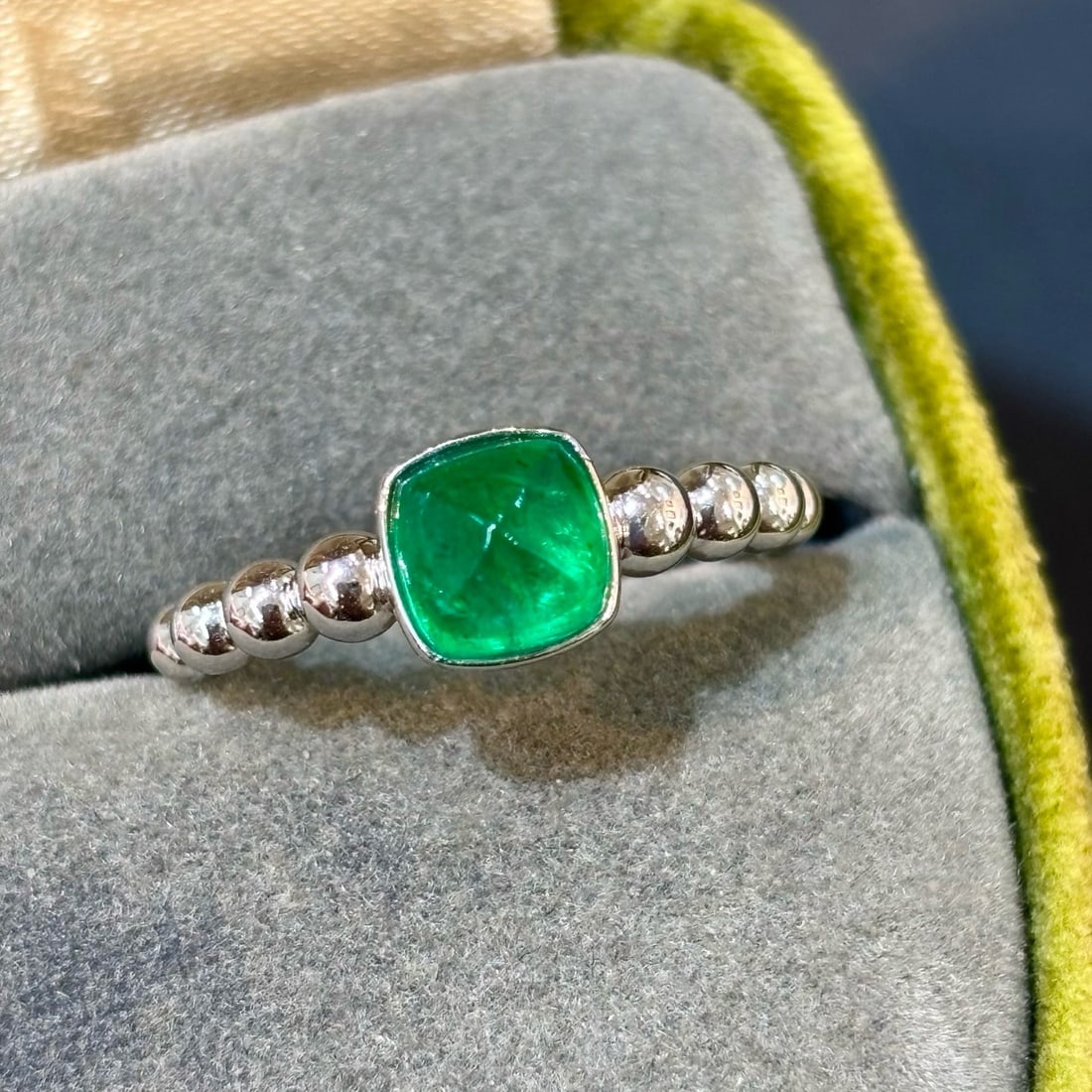 14k Gold 1.25 Ct Natural Emerald Ring - 2