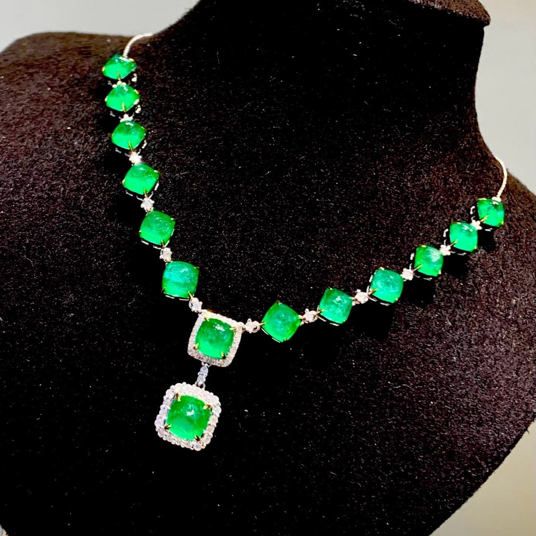 14k Gold 8.03 Ct Natural Emerald & Diamond Necklace - 2