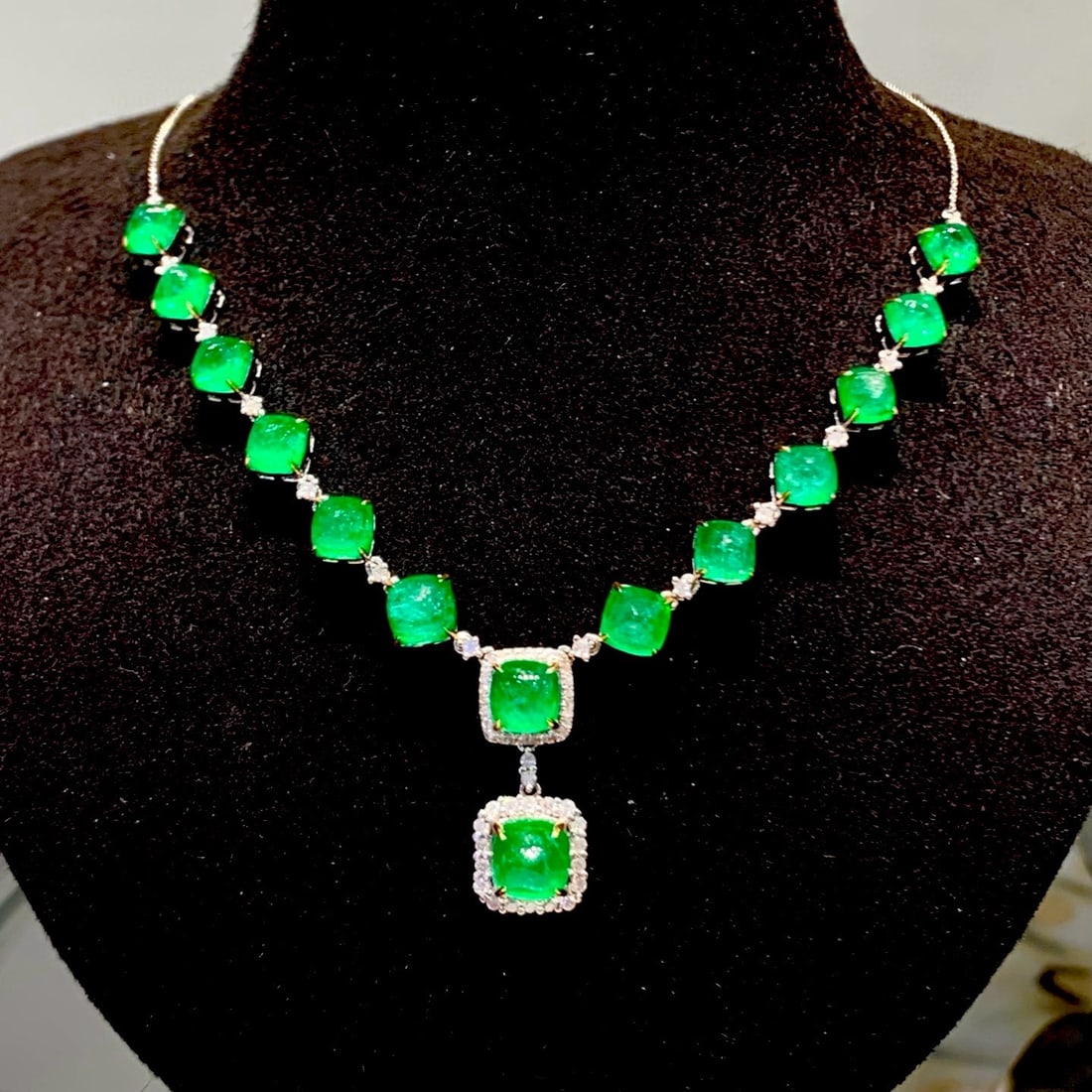 14k Gold 8.03 Ct Natural Emerald & Diamond Necklace - 3