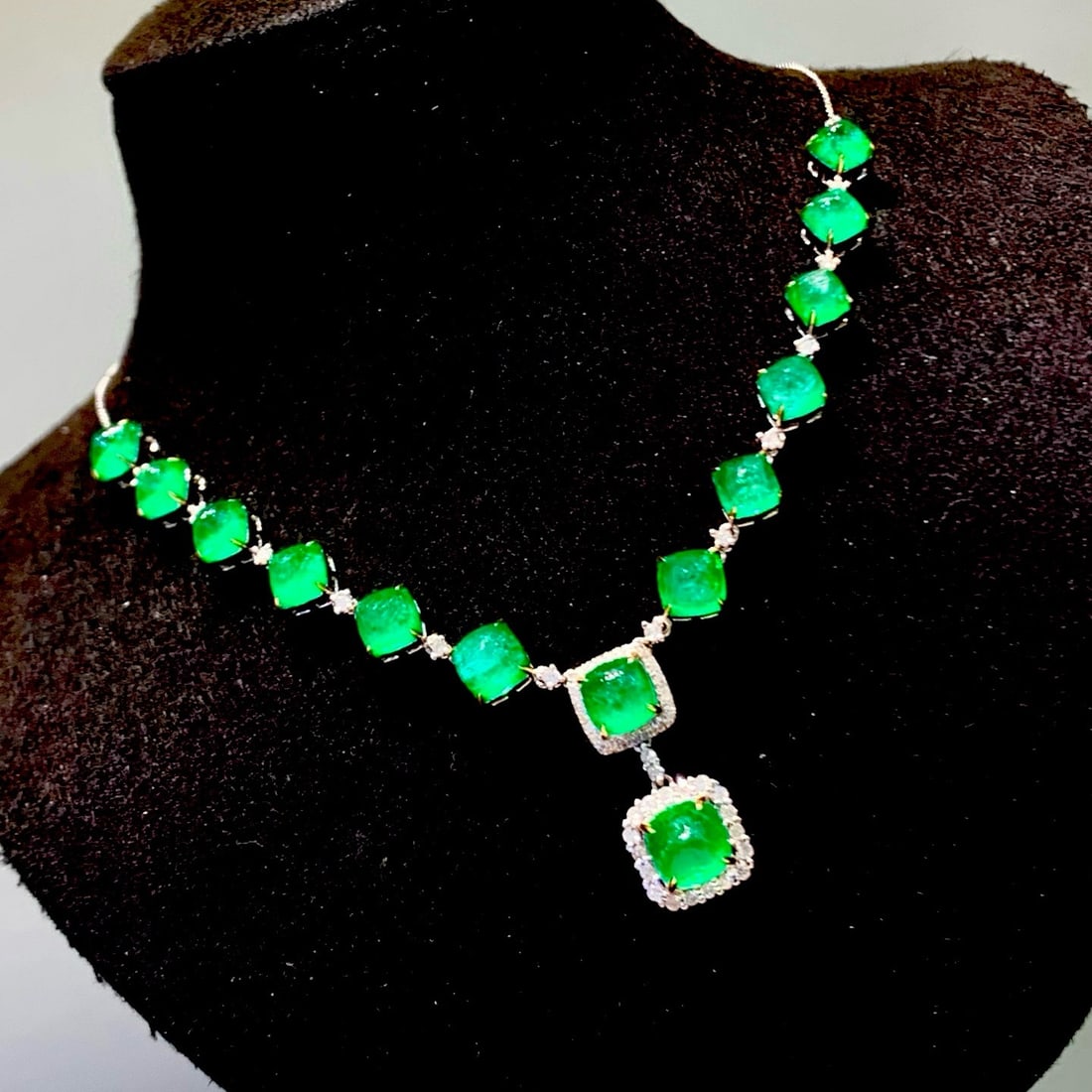 14k Gold 8.03 Ct Natural Emerald & Diamond Necklace - 6