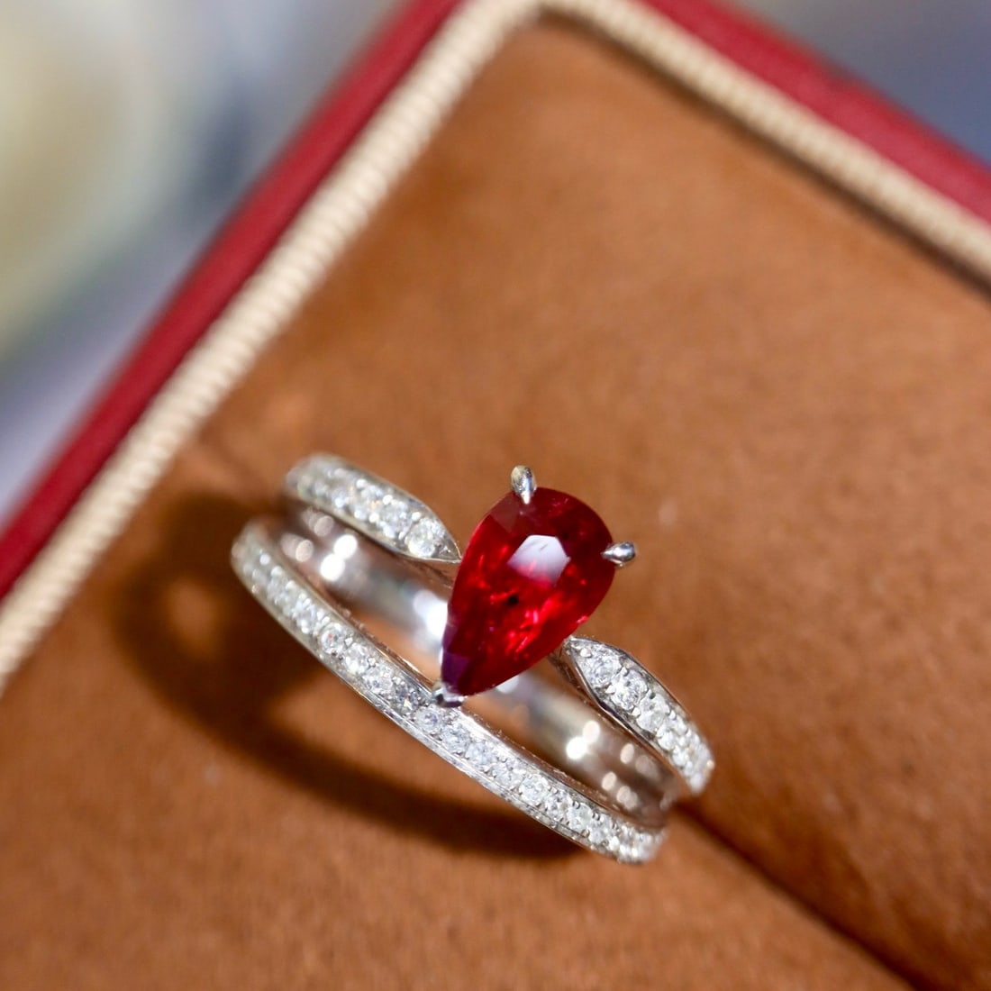 14k Gold 1.51 Ctw Natural Ruby & Diamond Ring: Ref:231174065 // gold content:14k gold // ring size:7. 25us // // main gemstone:ruby // shape:pear // carat weight:1. 23ct // color:red // treatment:natural // // adjacent gemstone 2 : diamond //