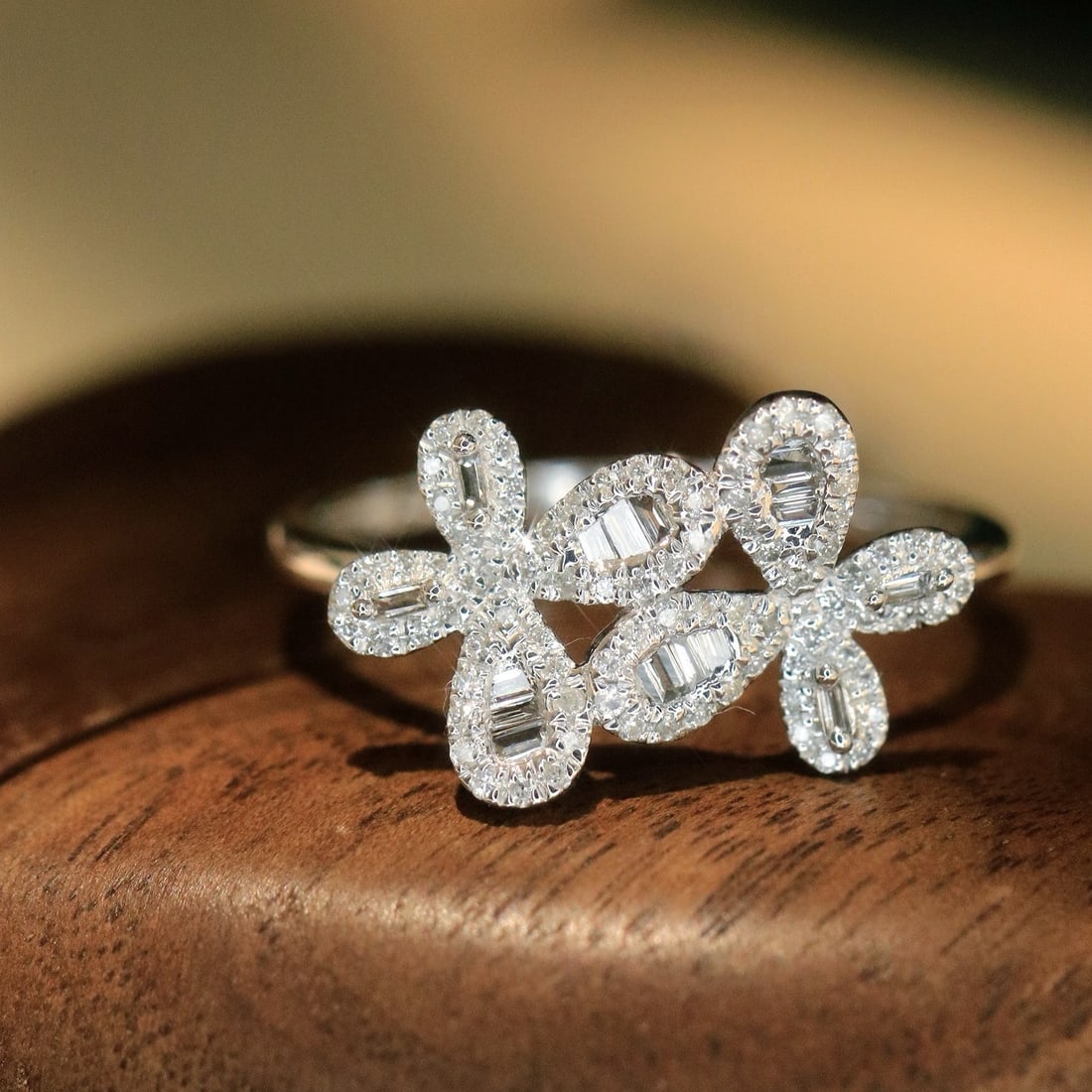 14k Gold 0.3 Ct Natural H Diamond Ring: Ref:231174087 // gold content:14k gold // ring size:7. 25us // // main gemstone:diamond // shape:multiple // carat weight:0. 3ct // clarity grade:vs-si // color:h // treatment:natural // Condition: