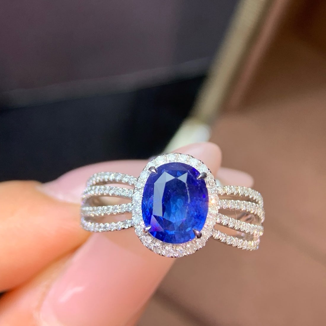 14k Gold 3.00 Ctw Natural Sapphire & Diamond Ring: Ref:231174084 // gold content:14k gold // ring size:7. 25us // // main gemstone:sapphire // shape:oval // carat weight:2. 63ct // color:blue // treatment:natural // // adjacent gemstone 2 : diamond //