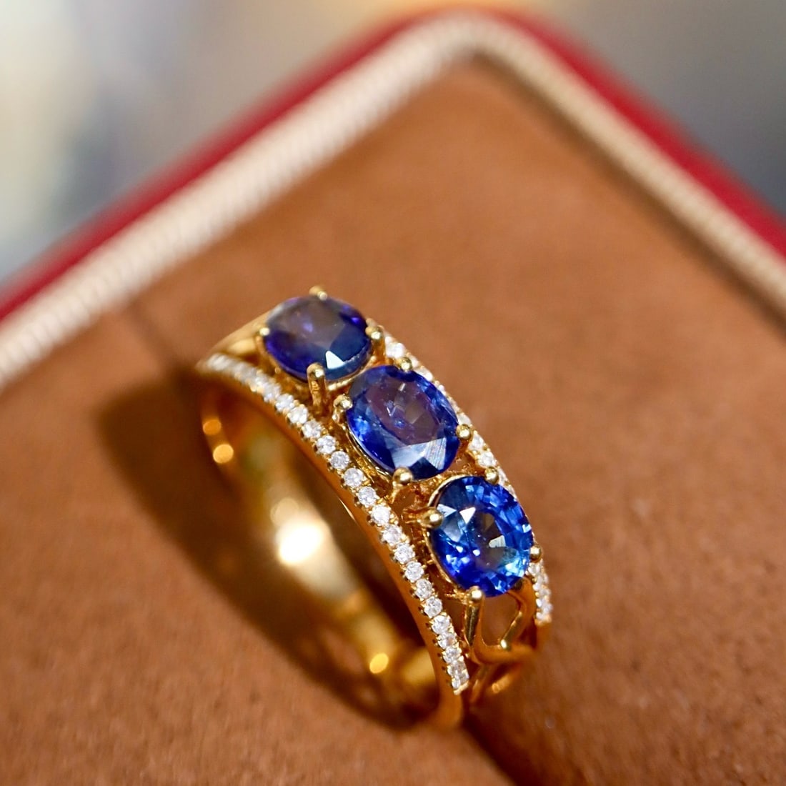 14k Gold 1.75 Ctw Natural Sapphire & Diamond Ring - 2