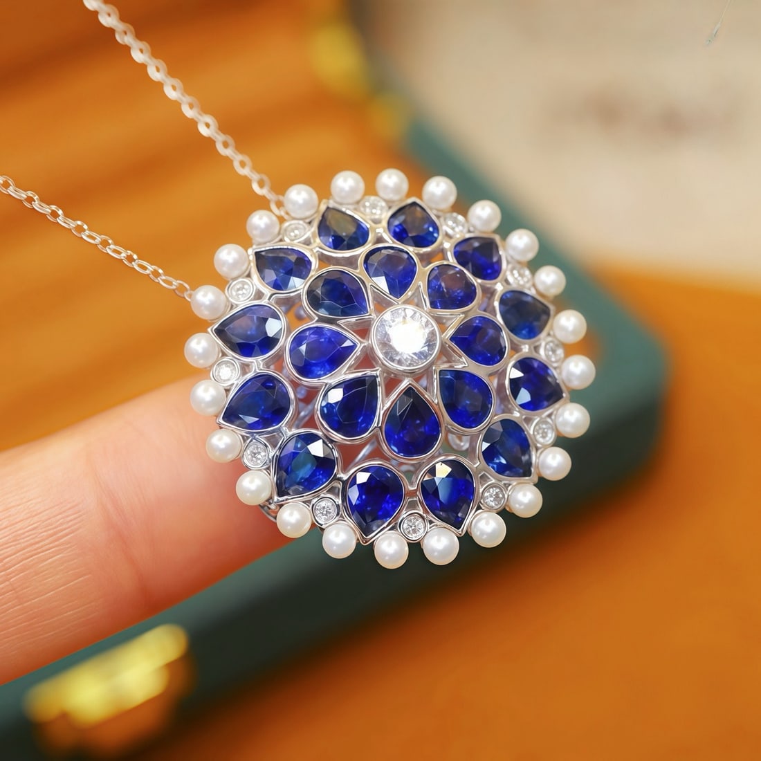 14k Gold 5.80 Ctw Vivid Blue Natural Sapphire & Diamond Brooch/pendant( Without Chain ) - 2
