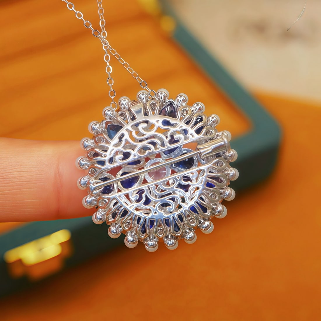 14k Gold 5.80 Ctw Vivid Blue Natural Sapphire & Diamond Brooch/pendant( Without Chain ) - 4