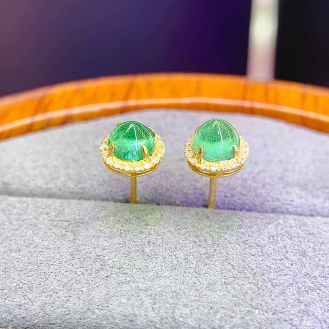14k Gold 1.17 Ct Natural Emerald & Diamond Earrings - 6
