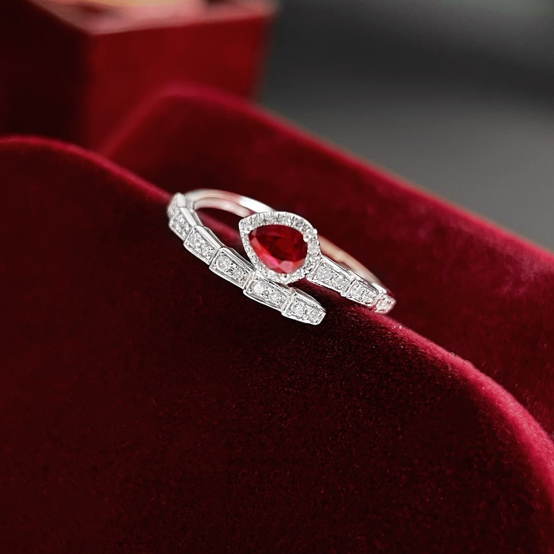 14k Gold 0.45 Ctw Natural Ruby & Diamond & Snake Ring - 3