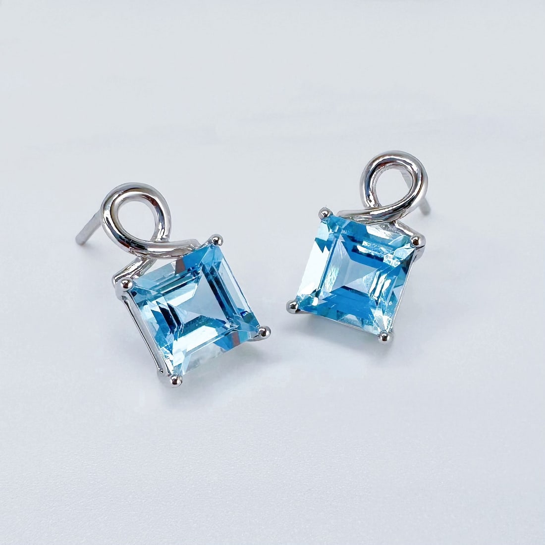 14k Gold 1.82 Ct Natural Aquamarine Earrings - 3
