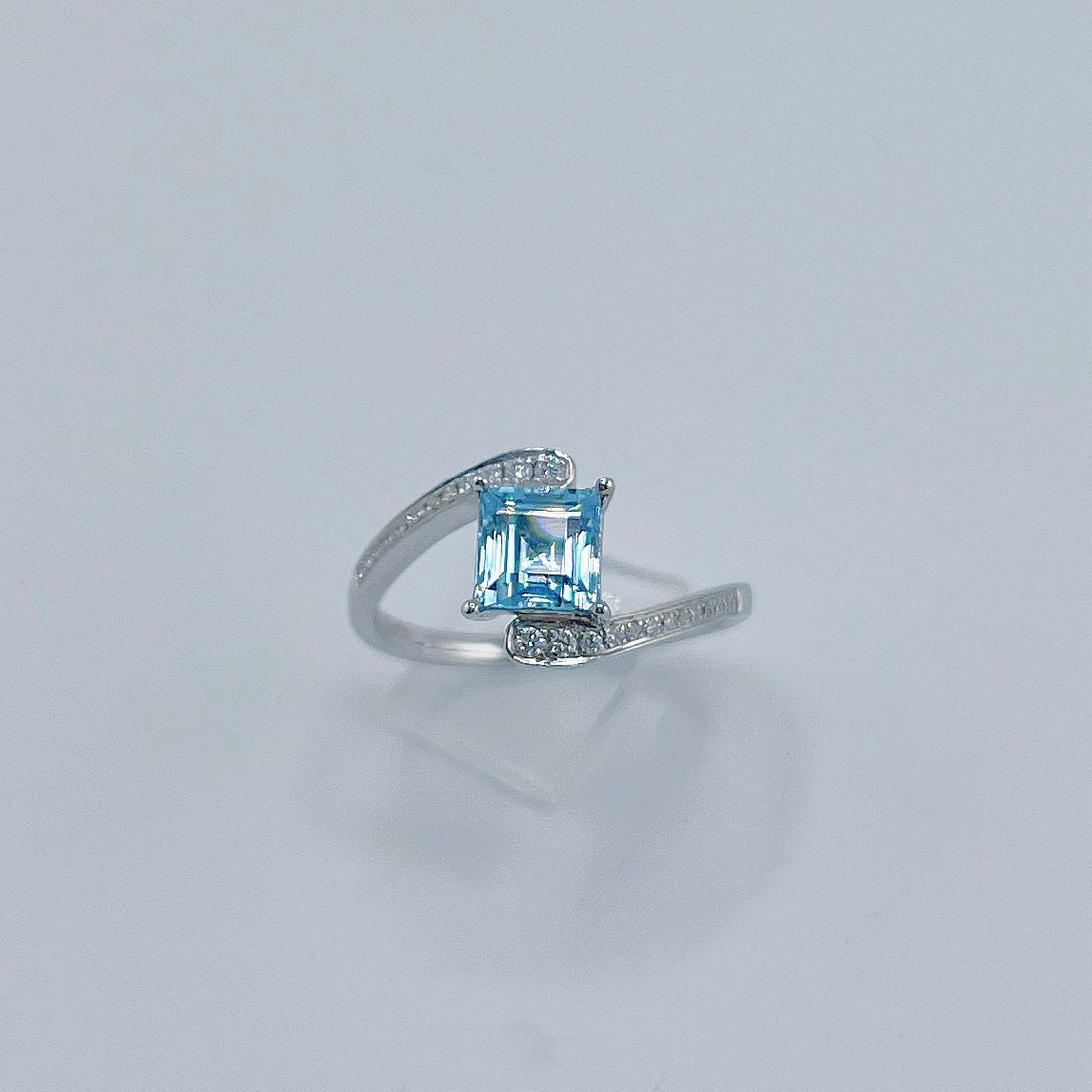 14k Gold 1.16 Ctw Natural Aquamarine & Diamond Ring - 2