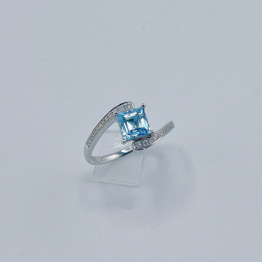 14k Gold 1.16 Ctw Natural Aquamarine & Diamond Ring - 3