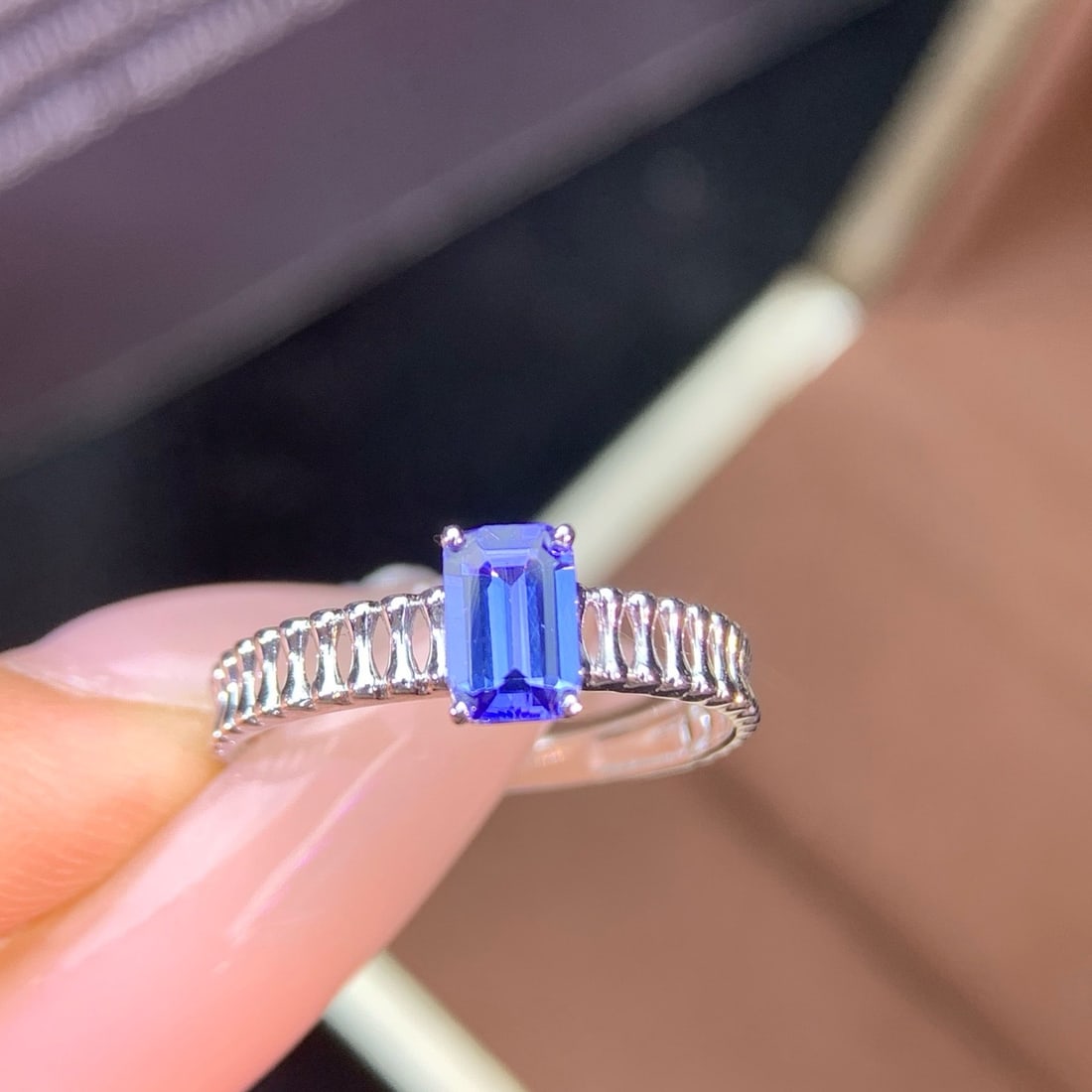 14k Gold 0.50 Ct Natural Tanzanite Ring - 4