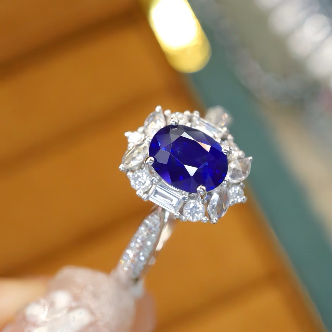 14k Gold 1.50 Ctw Vivid Blue Natural Sapphire & Diamond Ring - 3