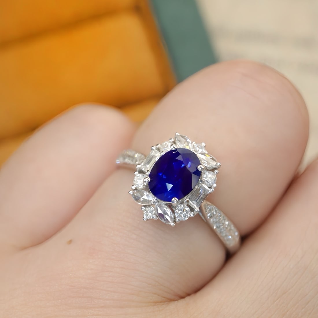 14k Gold 1.50 Ctw Vivid Blue Natural Sapphire & Diamond Ring - 5