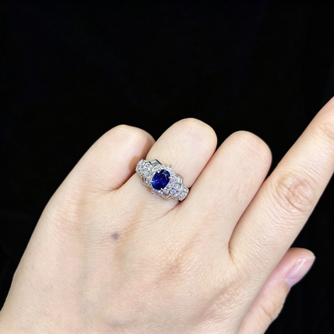 14k Gold 2.30 Ctw Vivid Blue Natural Sapphire & Diamond Ring - 6