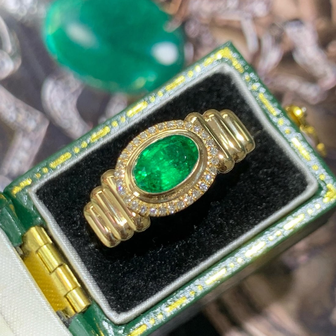 14k Gold 0.70 Ctw Natural Emerald & Diamond Ring: Ref:231174158 // gold content:14k gold // ring size:7. 25us // // main gemstone:emerald // shape:oval // carat weight:0. 63ct // color:green // treatment:natural // // adjacent gemstone 2 : diamond