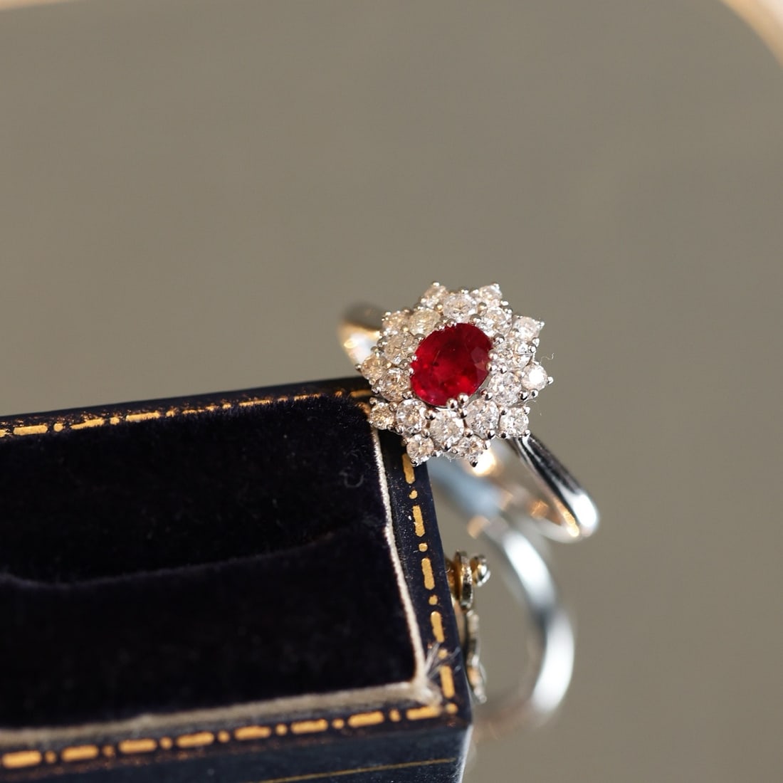 14k Gold 0.93 Ctw Natural Ruby & Diamond Ring - 4