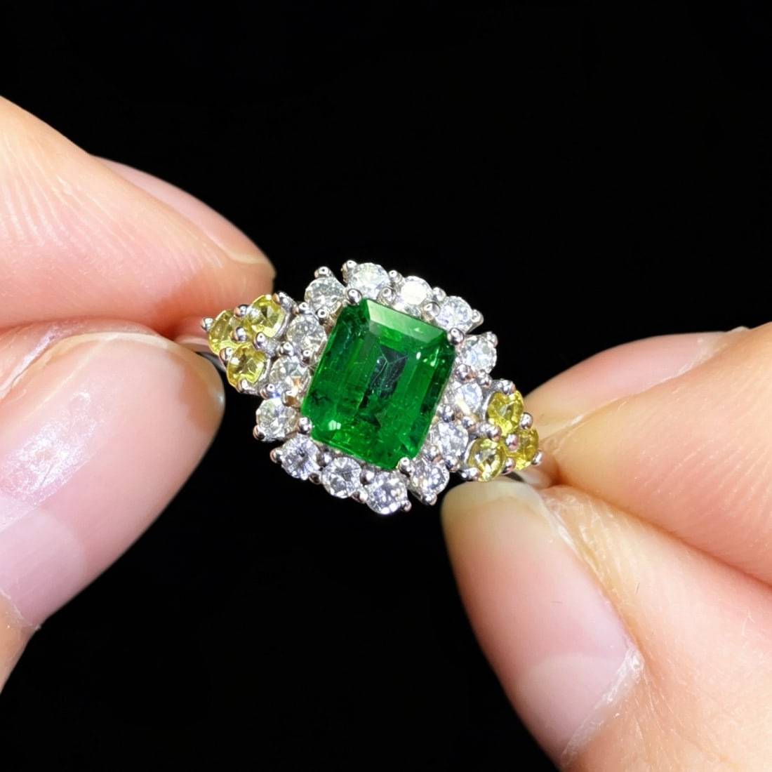 14k Gold 1.30 Ctw Vivid Green Natural Emerald & Diamond Ring - 3