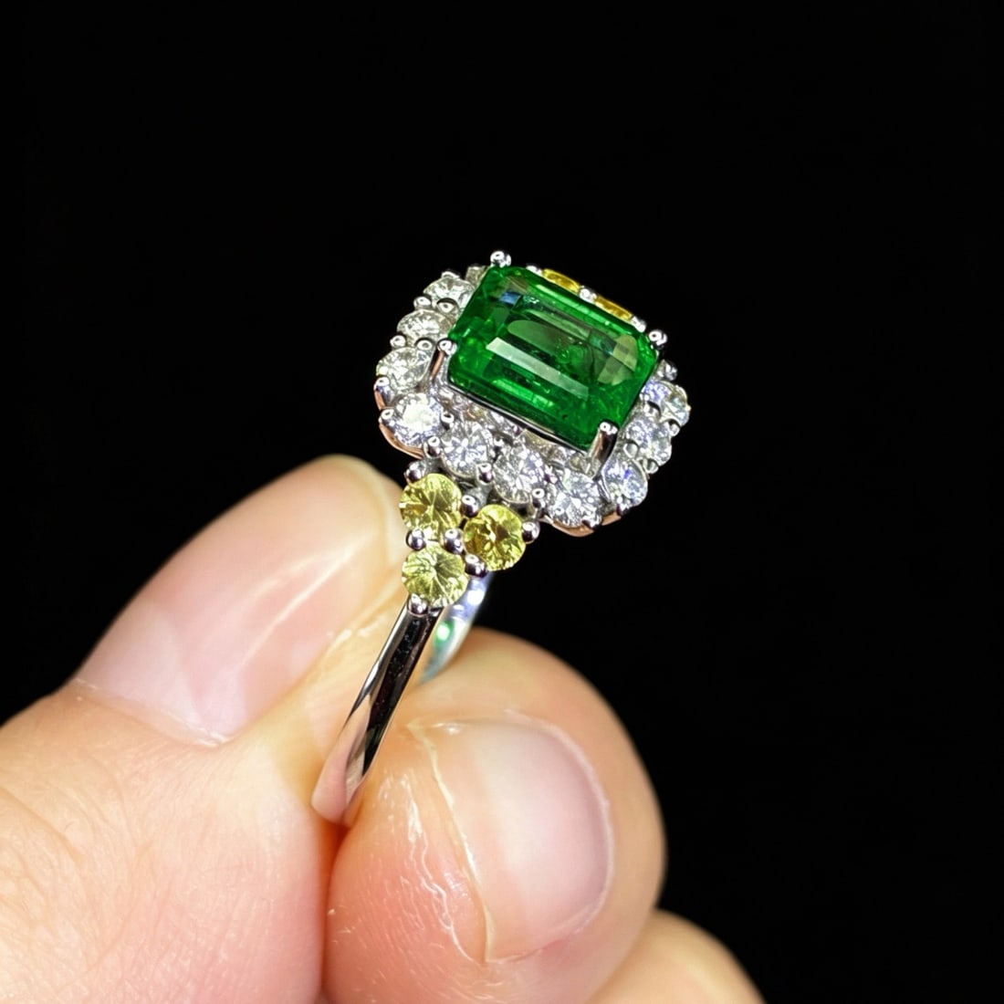 14k Gold 1.30 Ctw Vivid Green Natural Emerald & Diamond Ring - 4