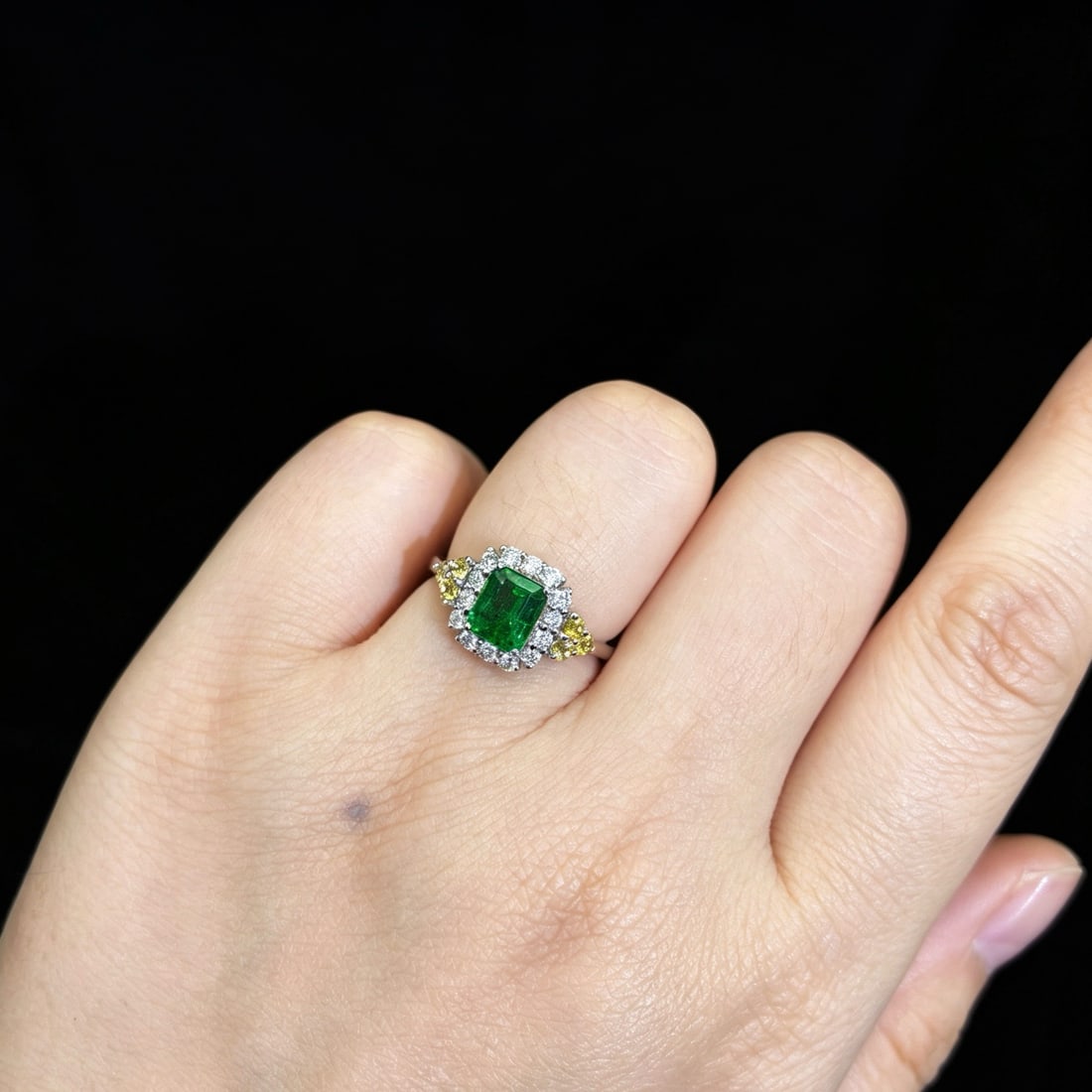 14k Gold 1.30 Ctw Vivid Green Natural Emerald & Diamond Ring - 6