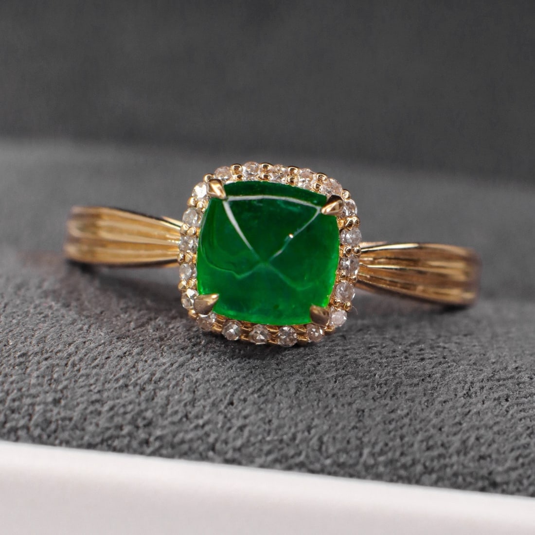 14k Gold 1.45 Ctw Vivid Green Natural Emerald & Diamond Ring - 3