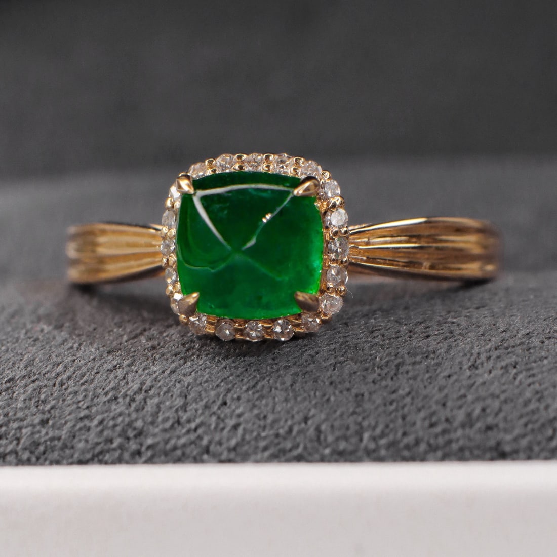 14k Gold 1.45 Ctw Vivid Green Natural Emerald & Diamond Ring - 4